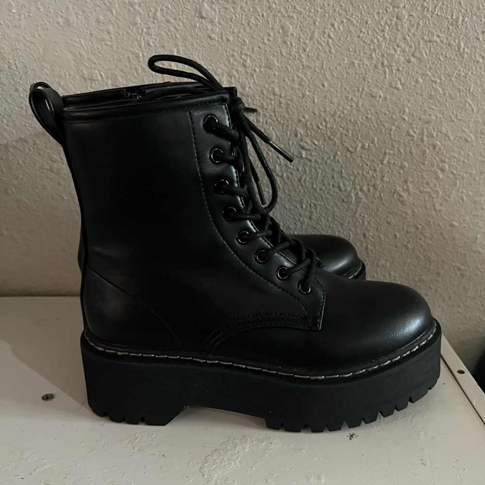 Steve Madden Boots